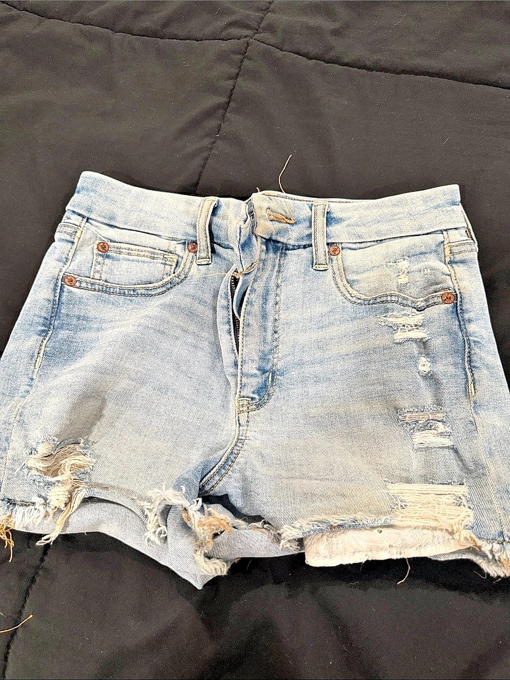 American Eagle Distressed Denim Jean Shorts in Blue Size 2